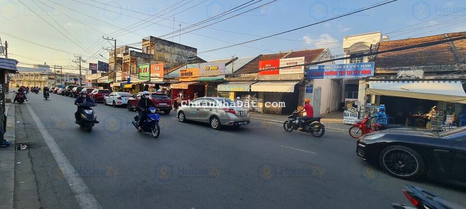 NHÀ MẶT TIỀN ĐƯỜNG GIA LONG, CMT8, PHƯỜNG 2, ĐANG KINH DOANH