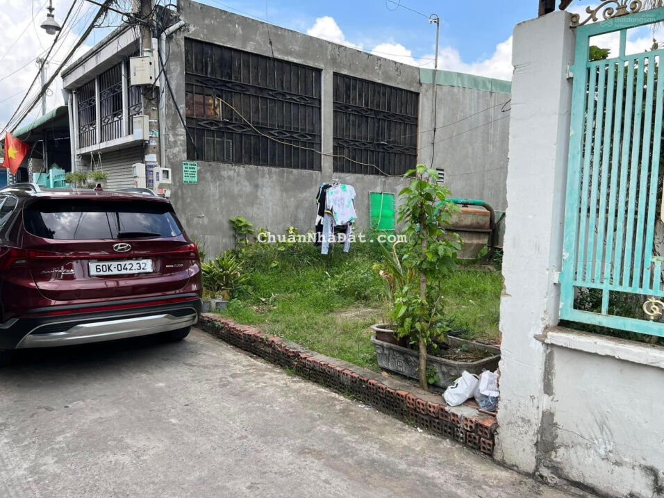 Bán lô đất ngay chợ nhỏ Phi Trường P. Tân Phong cách đường Nguyễn Văn Tiên 60m Bán lô đất ngay chợ nhỏ Phi Trường P. Tân Phong cách đường Nguyễn Văn Tiên 60m