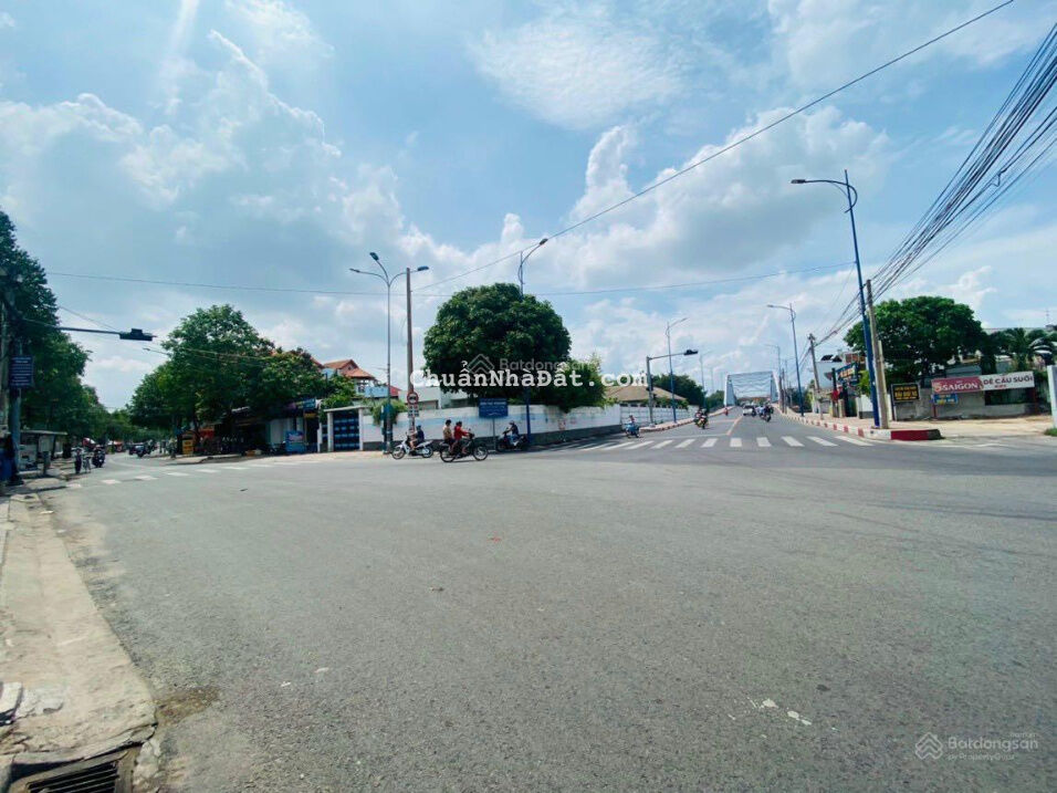 Bán mặt tiền p. Thống nhất gần cầu Hiệp Hoà, 320m2 sổ riêng thổ cư 100% ngang hơn 14m giá chỉ 23 tỷ