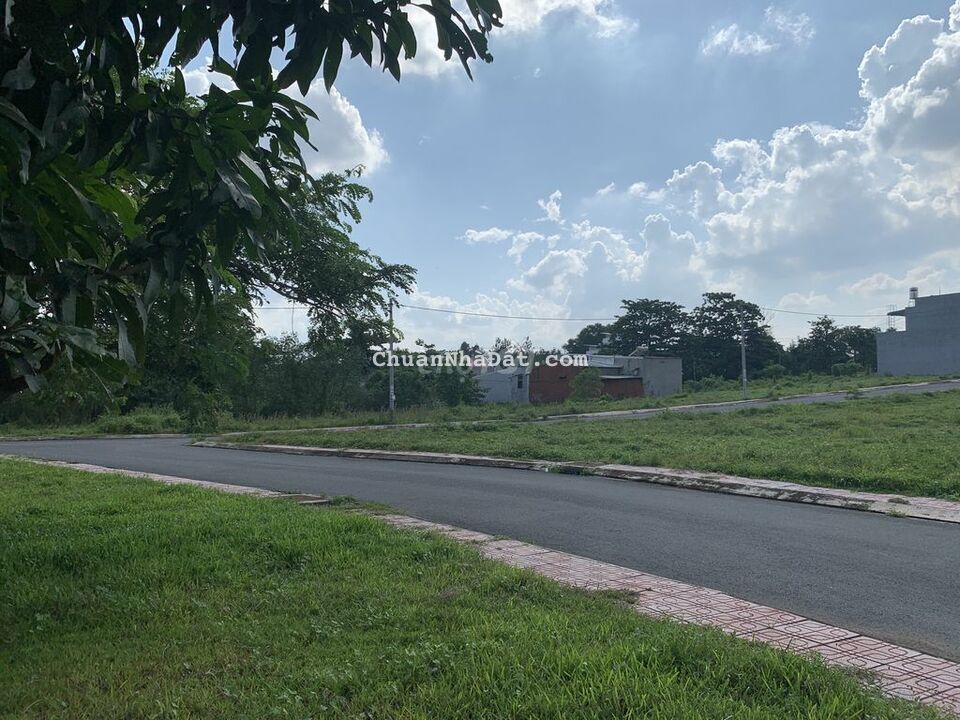 Đất nền thổ cư, sổ riêng, đường nhựa view Vinhomes grand park q9