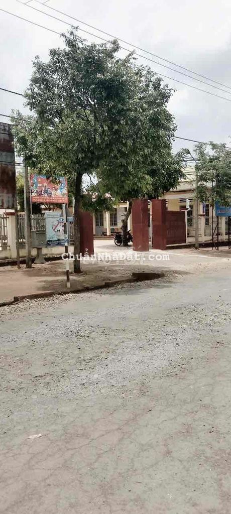 Bán đất thị xã Buôn Hồ cách quốc lộ 29 50m Bán đất thị xã Buôn Hồ cách quốc lộ 29 50m