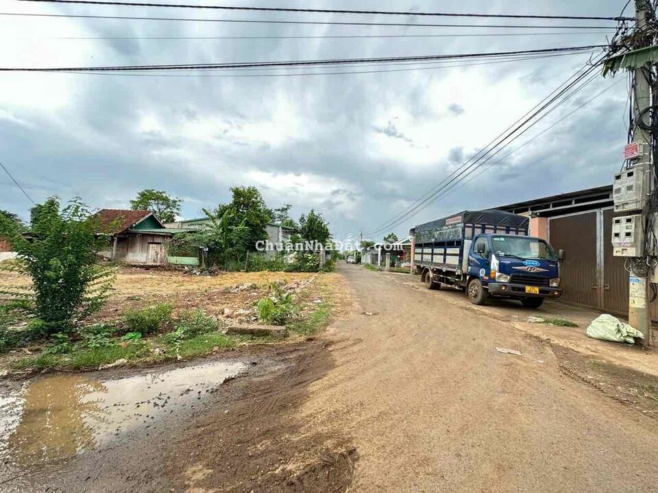 2 LÔ ĐẤT Y WANG 2 MẶT TIỀN ĐƯỜNG NHỰA DIỆN TÍCH QUÁ ĐẸP