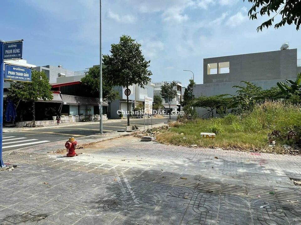 LÔ GÓC 2 MẶT TIỀN ĐƯỜNG PHẠM HÙNG P.LONG TOÀN TP BÀ RỊA 6X16 100M2 TC