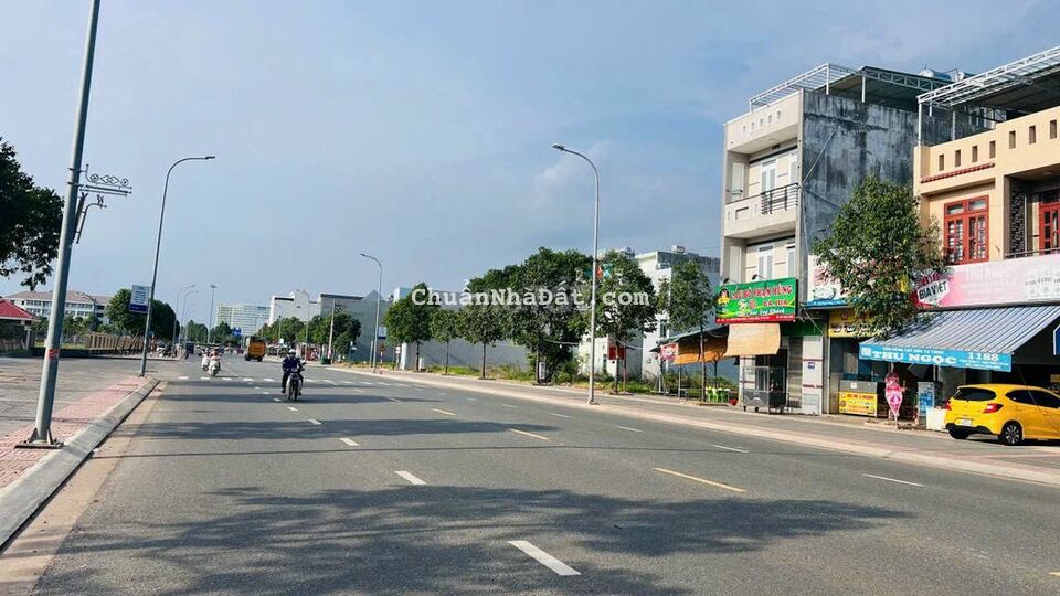 LÔ GÓC 2 MẶT TIỀN ĐƯỜNG PHẠM HÙNG P.LONG TOÀN TP BÀ RỊA 6X16 100M2 TC