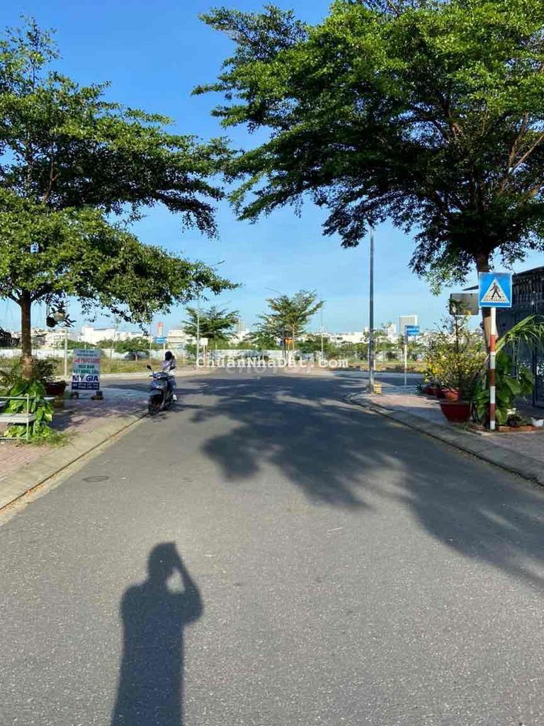 Bán đất ngộp ngay Trung Tâm Hành Chính Bàu Bàng 750 triệu/nền Bán đất ngộp ngay Trung Tâm Hành Chính Bàu Bàng 750 triệu/nền