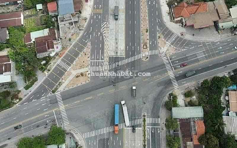 Con hàng duy trên đường Trục chính 35m ngay trung tâm chợ Bếm Cát Con hàng duy trên đường Trục chính 35m ngay trung tâm chợ Bếm Cát