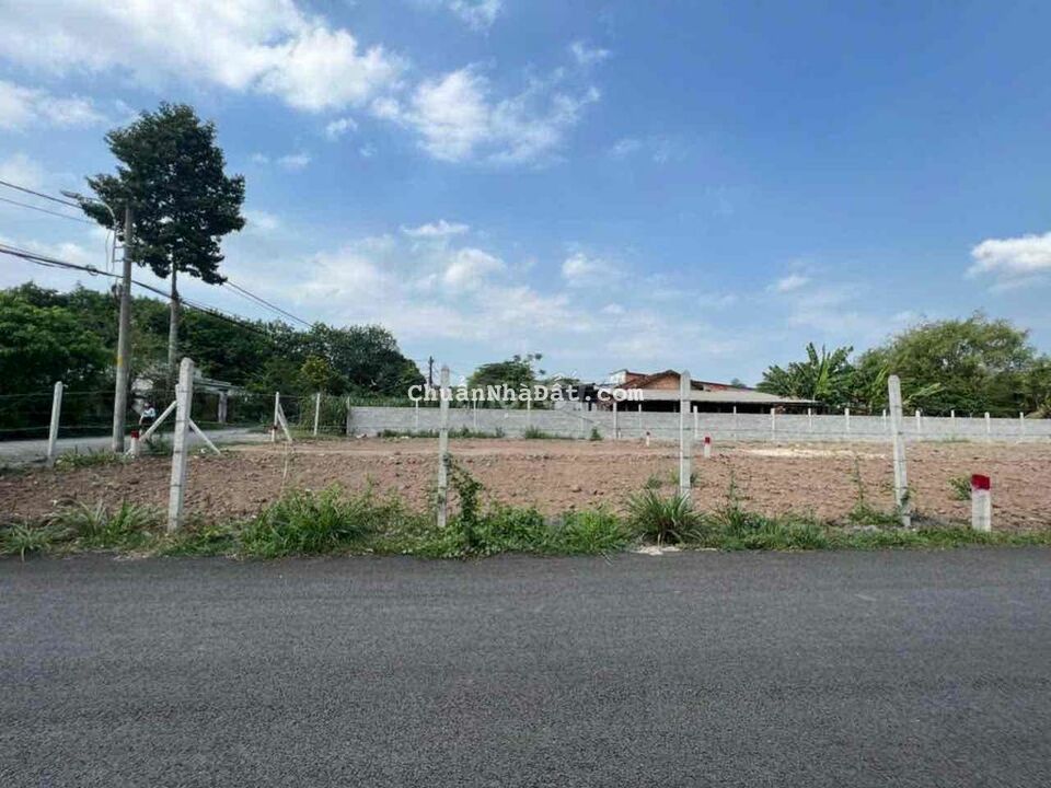 Giá siêu rẻ bán nhanh lô đất 200m2 Thổ SHR 1ty35 TT Lai Uyên Bàu Bàng