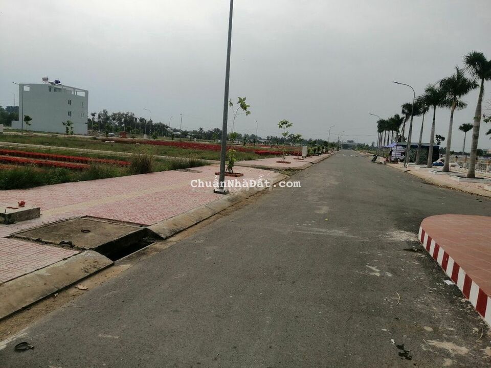 BÁN GẤP LÔ ĐẤT MT CÁCH QL13 800m , 100% THỔ CƯ