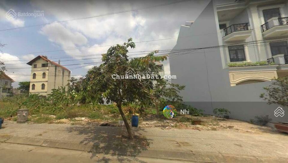 Vì tháng 8 chuyển công tác nên cần bán đất giá 725tr ở Tân Túc - BC có sổ, đất TC, chính chủ