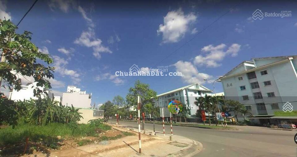 Chủ ngộp cần bán đất gần tiểu học An phú tây. Đường trải nhựa, từ QL1A vào 3 phút. Có SHR, đất TC