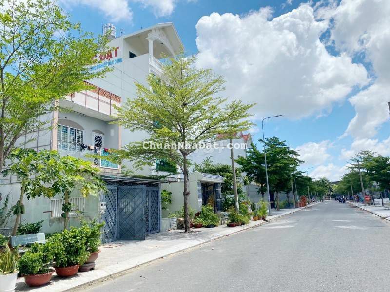 Cắt lỗ bán 5x25 gần UBND huyện,đông dân ,sổ riêng 100%, đối diện KCN