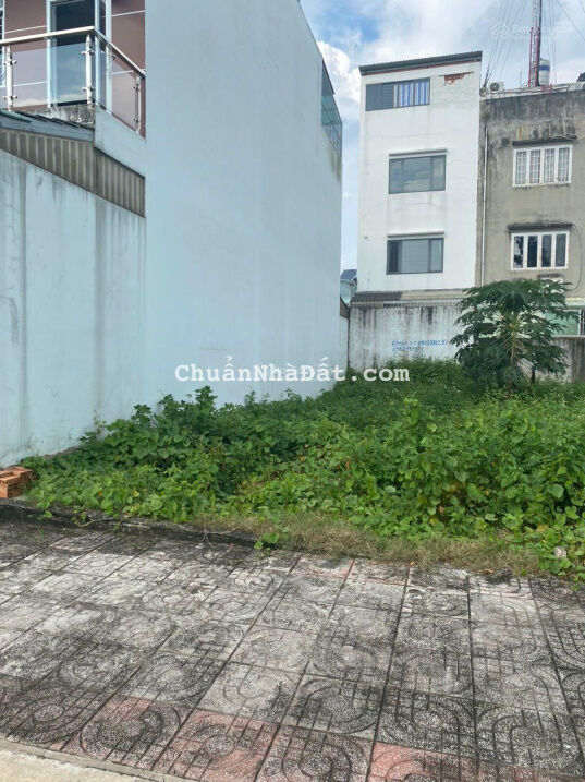 Ngợp! Cần tiền trả nợ bán lô đất đường Trịnh Quang Nghị gần chợ Phú Lạc. Giá: 711tr/83m2. Full thổ