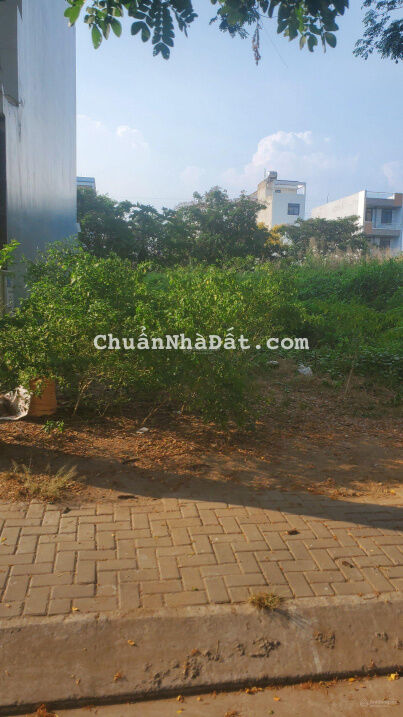 Thua lỗ chứng khoán cần bán lô đất đường Thới Hoà gần Kcn Vĩnh Lộc. Giá: 744tr/89m2. Sổ hồng riêng Thua lỗ chứng khoán cần bán lô đất đường Thới Hoà gần Kcn Vĩnh Lộc. Giá: 744tr/89m2. Sổ hồng riêng