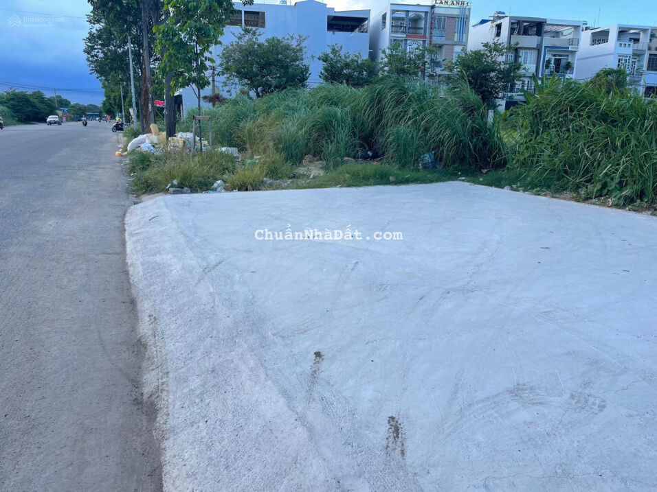 Bán đất full thổ cư mặt tiền đường Đinh Đức Thiện cách chợ Bình Chánh 600m. Giá: 733tr/94m2.