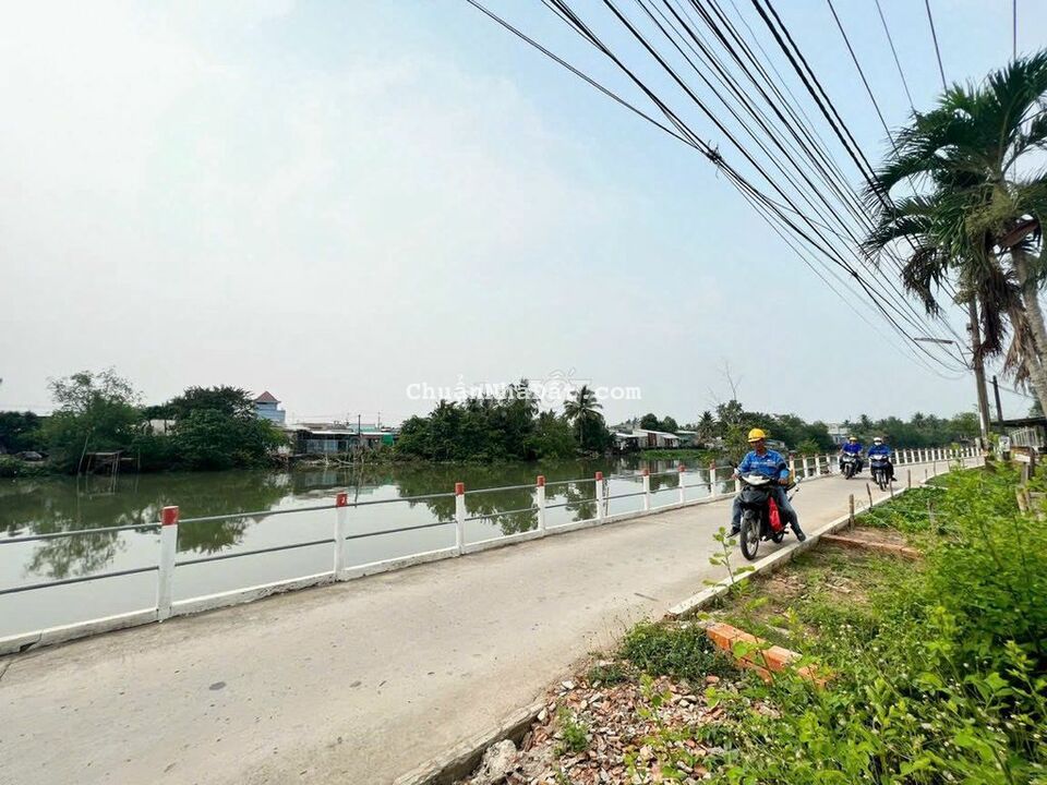 Nền View sông mặt tiền đường Lê Hồng Gấm, Bình Thuỷ, Cần Thơ