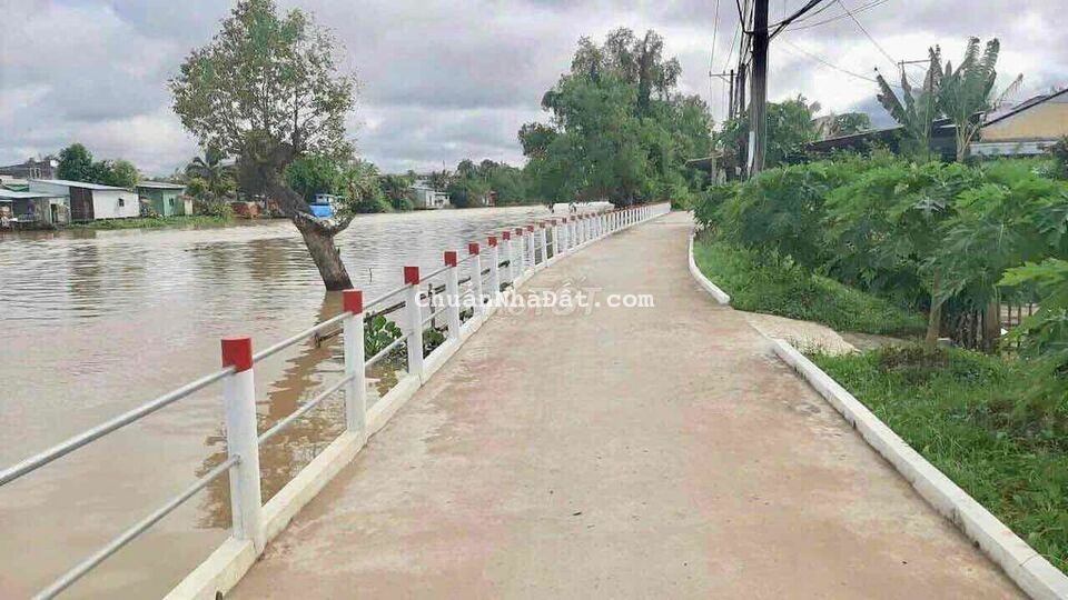 Nền 138m2 sh có thổ vỉew sông Mặt Tiền Lê Thi Hồng Gấm, binh thuỷ,CTho