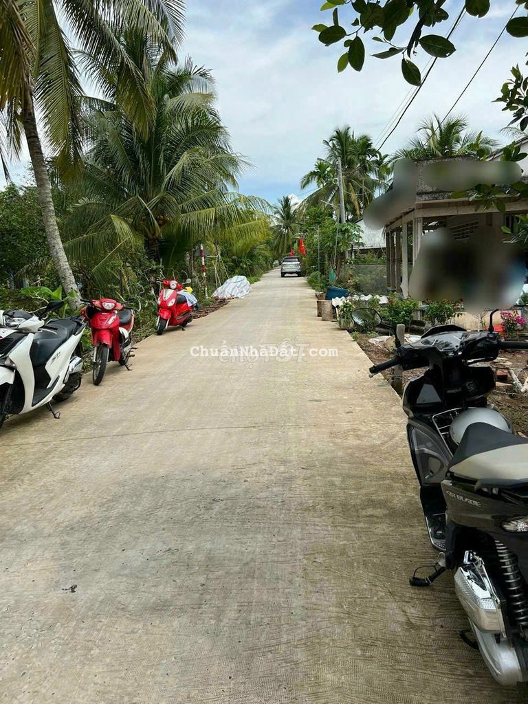 Nền Biệt thự cố thổ. Lộ ô tô rẻ nhất tuyến đường. Dân cư đông