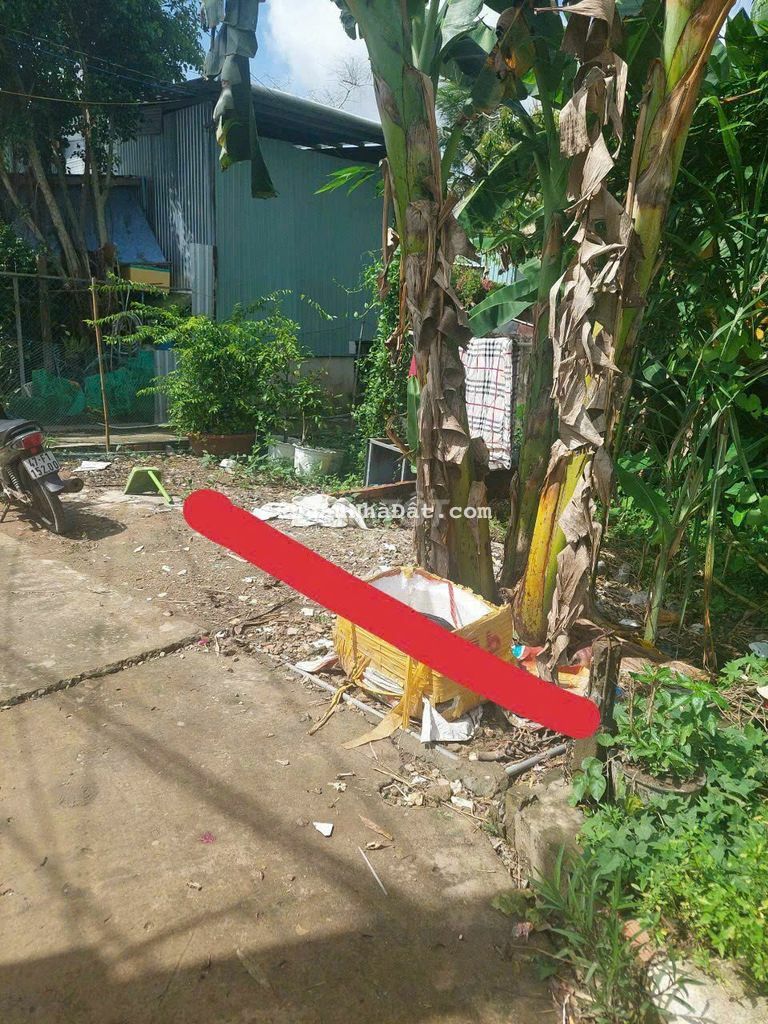 Nền ngộp chỉ 370tr. Cách NgVanLinh 300m lộ 4m. Dân đông Nền ngộp chỉ 370tr. Cách NgVanLinh 300m lộ 4m. Dân đông