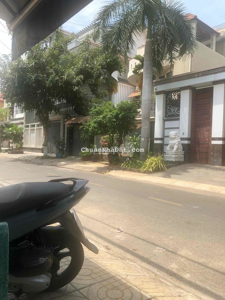 bán đất khu tên lửa đường 27 dt 5x20m ngay Aeon