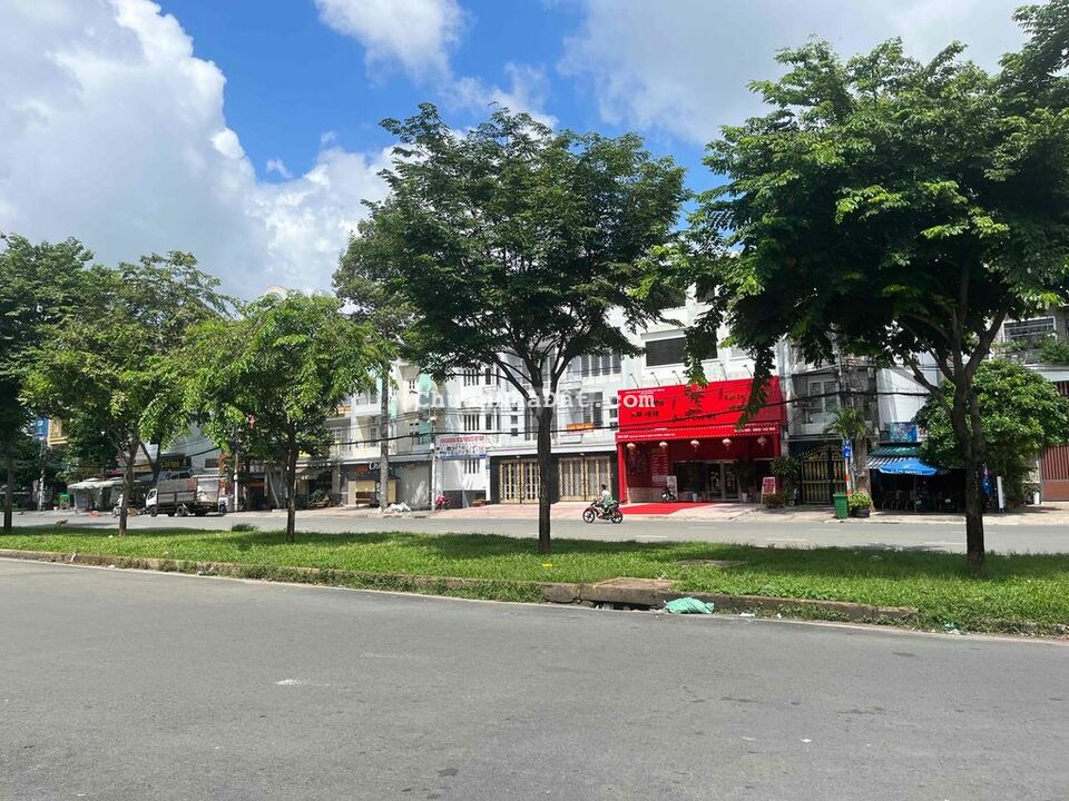 Mặt tiền Vành đai Trong bự như con Voi