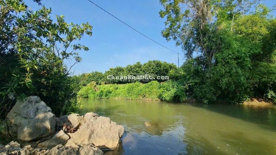 Đất sào mặt tiền đường nhựa view suối cực đẹp Đất sào mặt tiền đường nhựa view suối cực đẹp