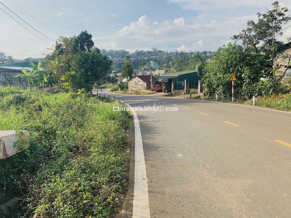 Nợ ngân hàng bán nhanh 4000m2 mặt tiền, view hồ
