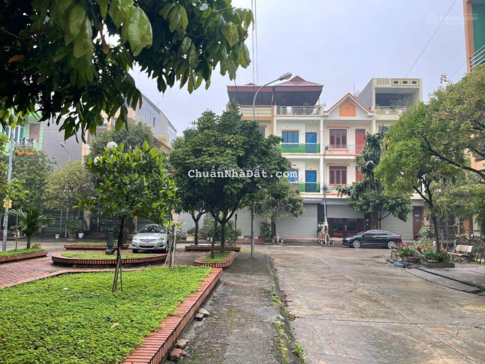 Cần bán lô đất đẹp nhìn vườn hoa làn 3 đường Nguyễn Trãi và Bình Than Bò Sơn, TP BN. Giá hơn 5tỷ tý Cần bán lô đất đẹp nhìn vườn hoa làn 3 đường Nguyễn Trãi và Bình Than Bò Sơn, TP BN. Giá hơn 5tỷ tý