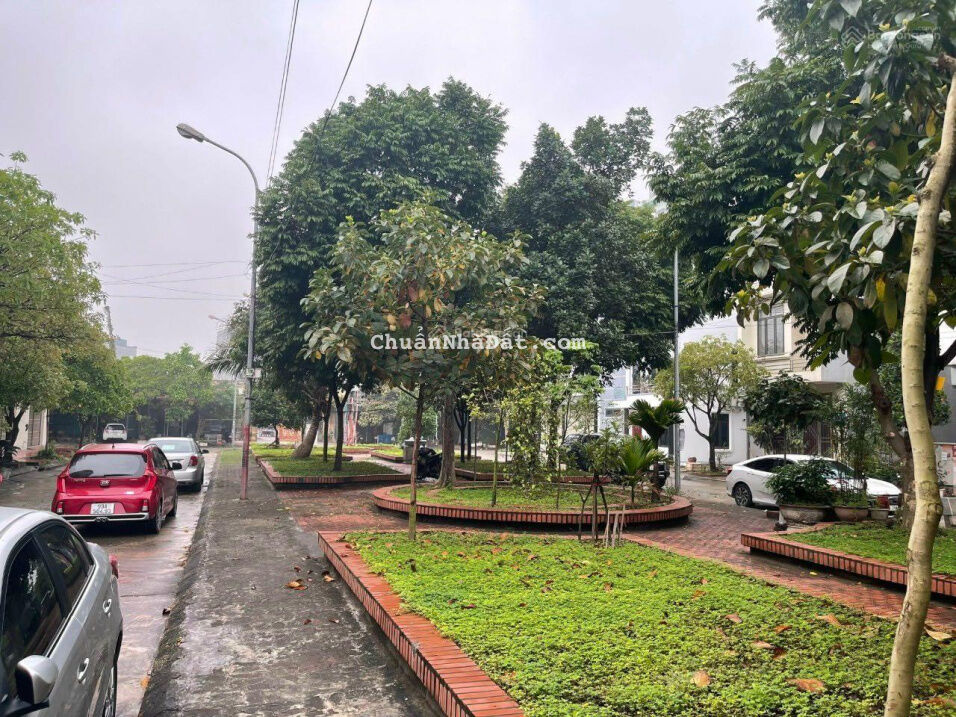 Cần bán lô đất đẹp nhìn vườn hoa làn 3 đường Nguyễn Trãi và Bình Than Bò Sơn, TP BN. Giá hơn 5tỷ tý Cần bán lô đất đẹp nhìn vườn hoa làn 3 đường Nguyễn Trãi và Bình Than Bò Sơn, TP BN. Giá hơn 5tỷ tý