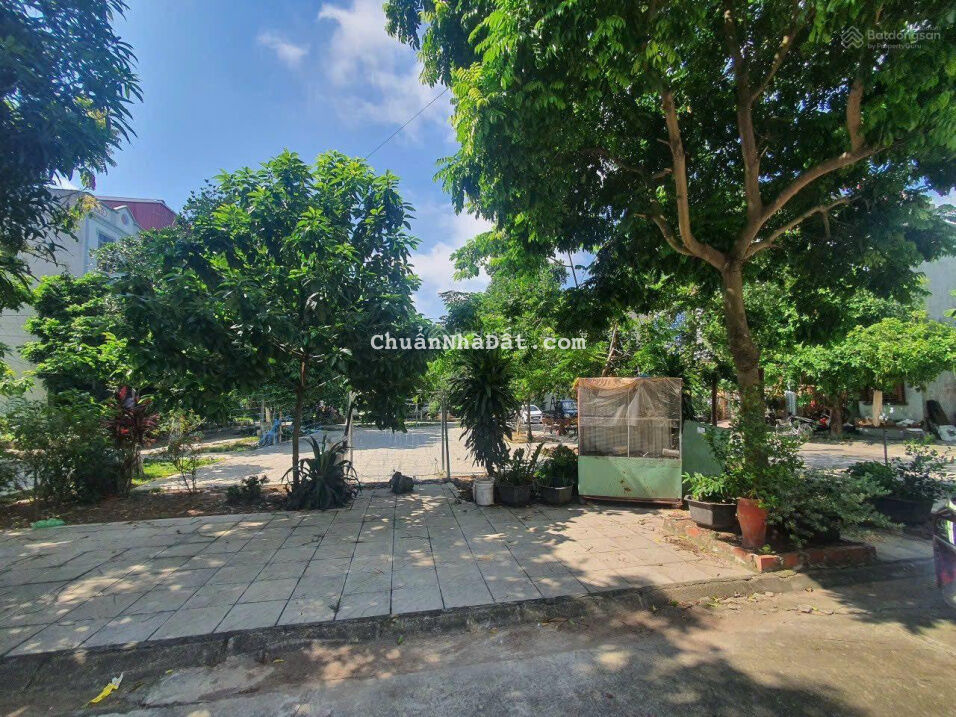 Cần bán lô đất nhìn vườn hoa làn 2 đường Nguyễn Trãi và Bình Than, tại Bò Sơn, TP BN.Giá chỉ 5,x tỷ