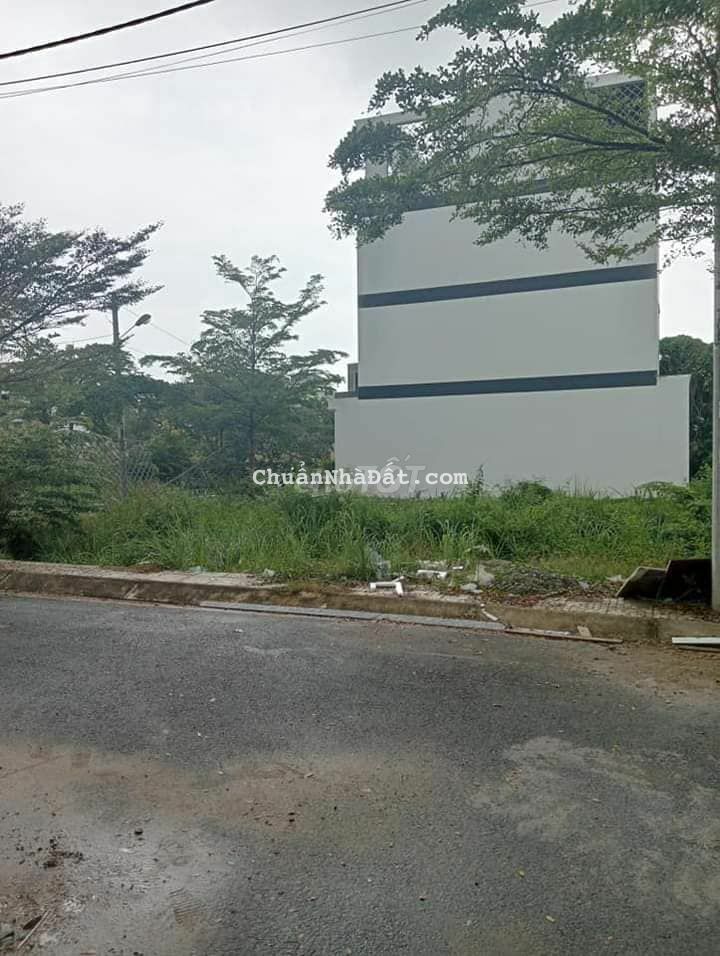 Bán gấp lô đất hai mặt tiền ngay VSIP 2 Bán gấp lô đất hai mặt tiền ngay VSIP 2