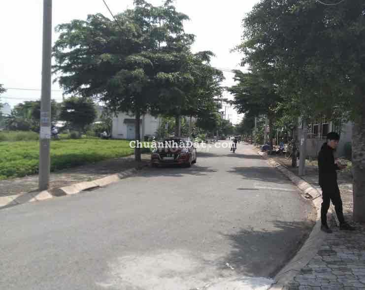 Bán ngộp lô Full thổ cư 70m2 giá trả trước có 400tr quá mềm Bán ngộp lô Full thổ cư 70m2 giá trả trước có 400tr quá mềm