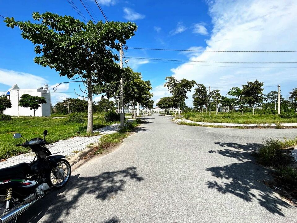 Gấp lắm rồi. Bán cắt lỗ lô đất 2 mặt tiền nở hậu VSIP2A Gấp lắm rồi. Bán cắt lỗ lô đất 2 mặt tiền nở hậu VSIP2A