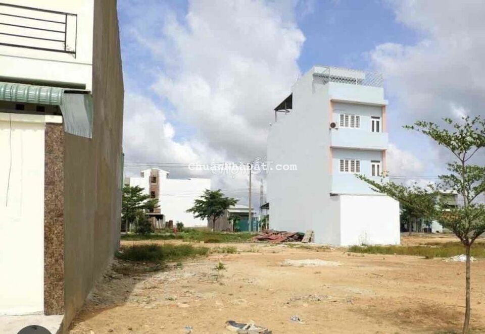 Gốp vốn kinh doanh nên cần bán gấp lô 75m2 vị trí siêu đẹp Tân Uyên Gốp vốn kinh doanh nên cần bán gấp lô 75m2 vị trí siêu đẹp Tân Uyên