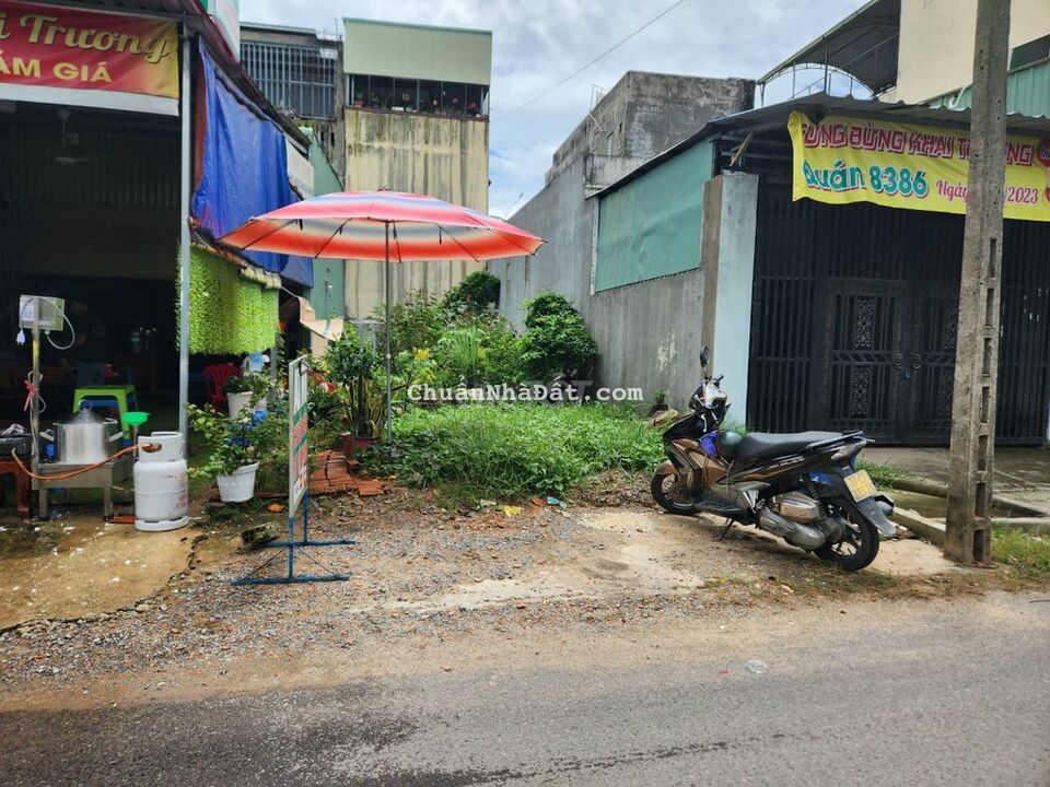 Gần Khu đô thị Đại Học cỗng xanh, Đường nhựa 6m, thông DT 741 Gần Khu đô thị Đại Học cỗng xanh, Đường nhựa 6m, thông DT 741