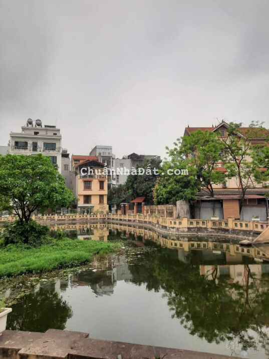 Cần bán gấp mảnh đất mặt ngõ ô tô 7 chạy vòng quanh, DT 45m2x3.9m tại đường Đông Thắng