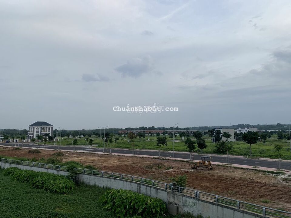 A8-24, trục đường n2, giá 1ty2,thông bờ sông, mega1,bến cát,bình dương