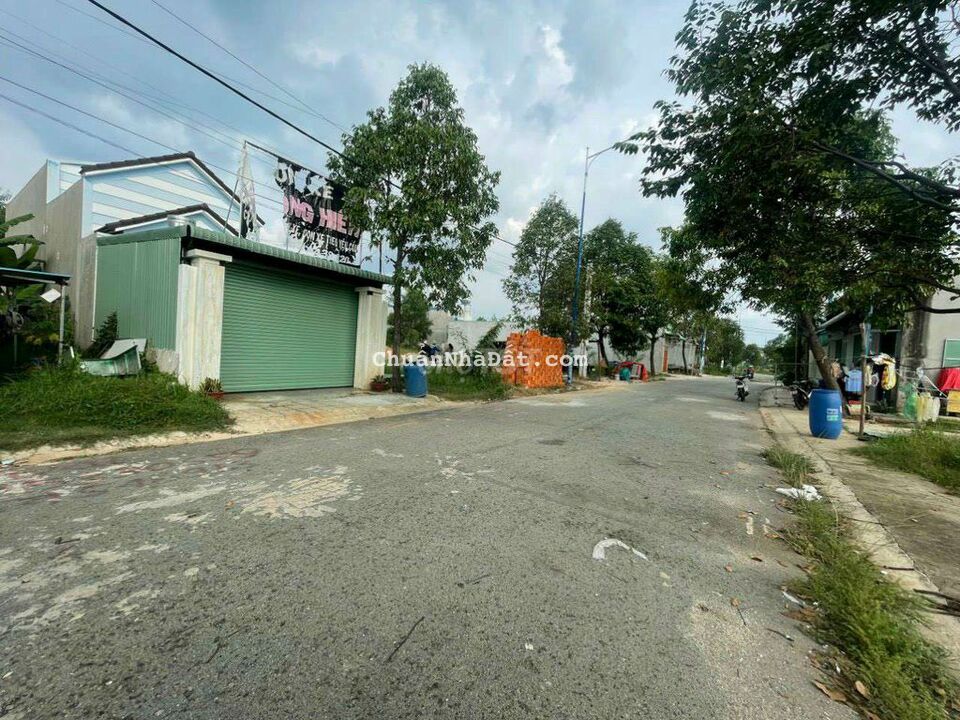 Đất đường nhựa giáp 2 khu công nghiệp, Mỹ Phước 3,Bến Cát,Bình Dương