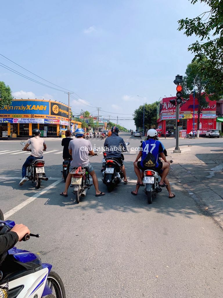 bán gấp lô đất khu đô thị mới bình dương