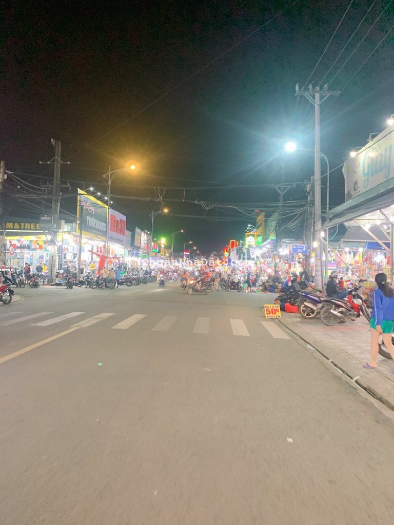 bán gấp lô đất ngay chợ kd đông dúc. 150m2