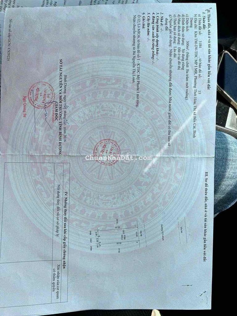 sát bên hông bệnh viện mĩ Phước giá thỡ ôxy dân đông