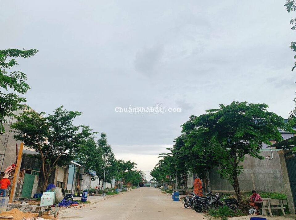 10m x 30m, thông chợ Bình Dương, sổ hồng riêng, giá 1.250 triệu/ 150m2