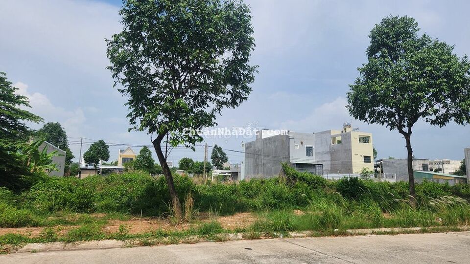 Bán đất chính chủ 300m2, 2 sổ dời, MP3, Bình Dương