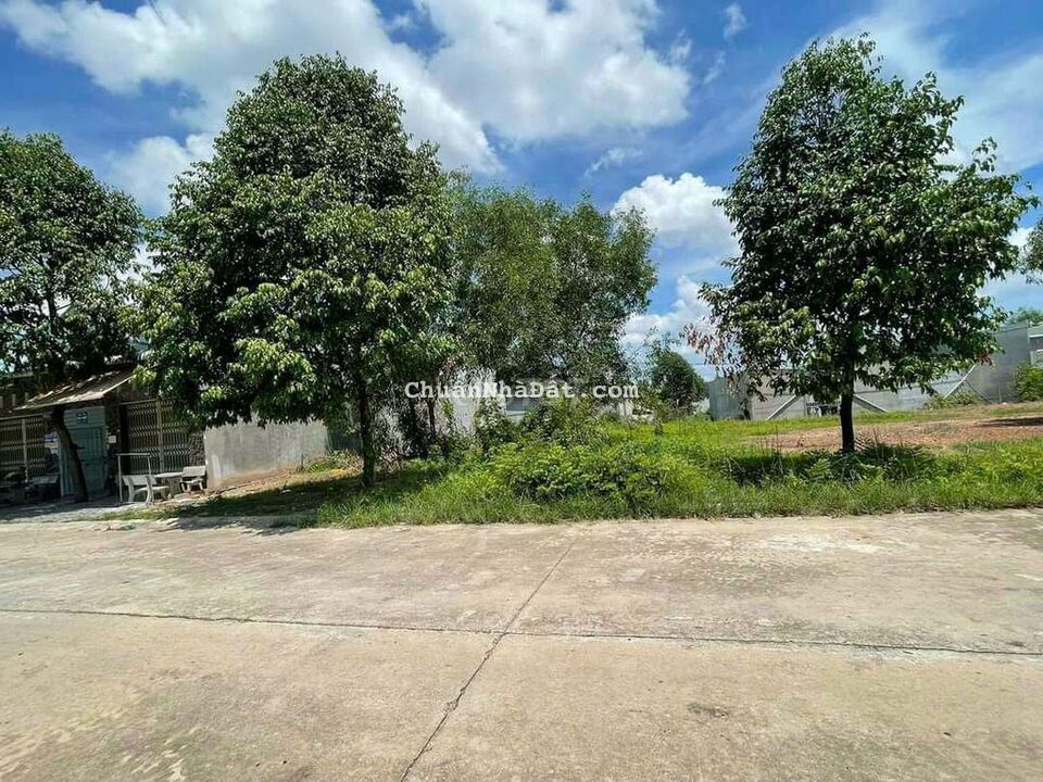 Gấp tiền bán rẻ lô đất mặt tiền đường DH8Mỹ Phước3,Bến Cát,Bình Dương