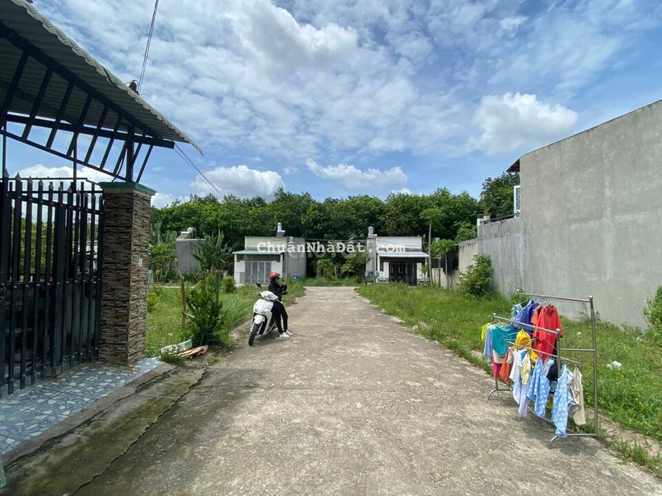 Chính chủ bán gấp lô đất 77m2 full thổ cư, sổ hồng riêng, đường nhựa Chính chủ bán gấp lô đất 77m2 full thổ cư, sổ hồng riêng, đường nhựa