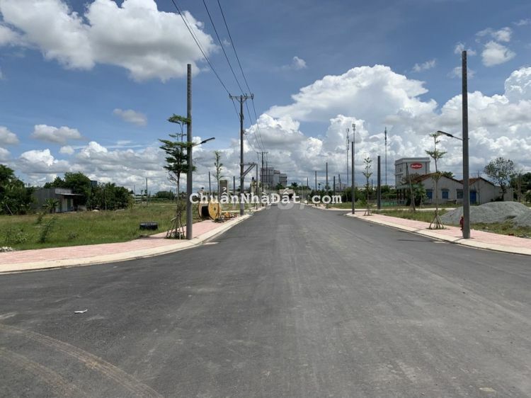 Bán gấp 1 lô *** nằm gần KCN mỹ phước 1, SHR