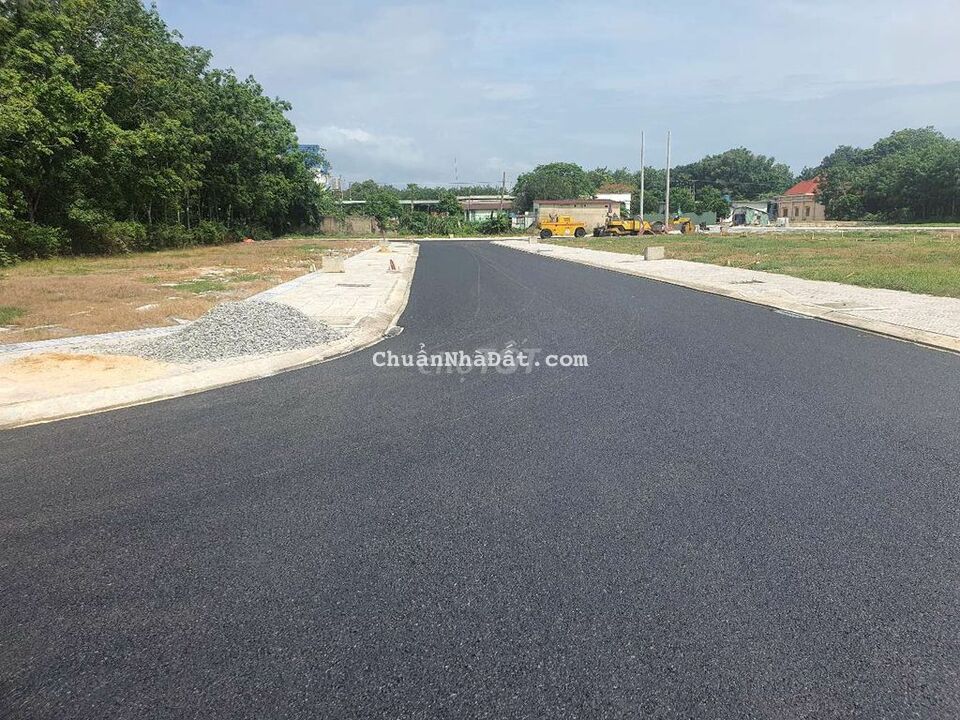 RA NHANH LÔ GÓC 2 MẶT TIỀN KHU DÂN CƯ NGAY KCN VSIP2