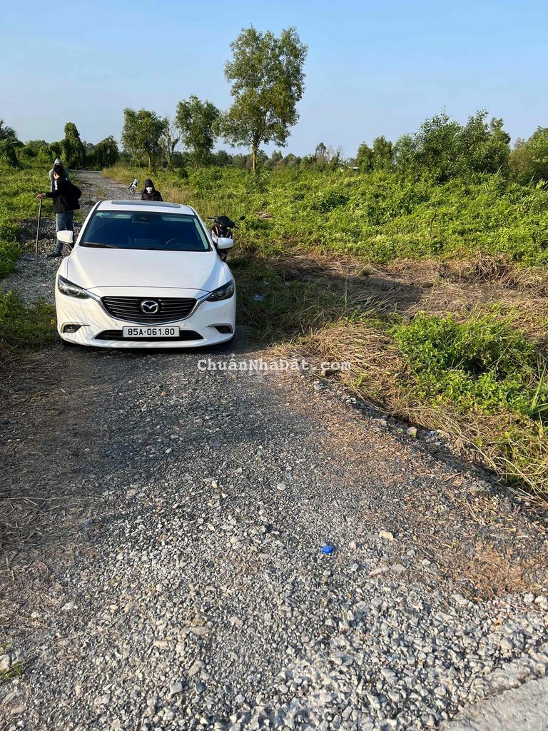 Cách 816 chỉ 500m . 1000mv vườn đường ô tô 7 chỗ Cách 816 chỉ 500m . 1000mv vườn đường ô tô 7 chỗ
