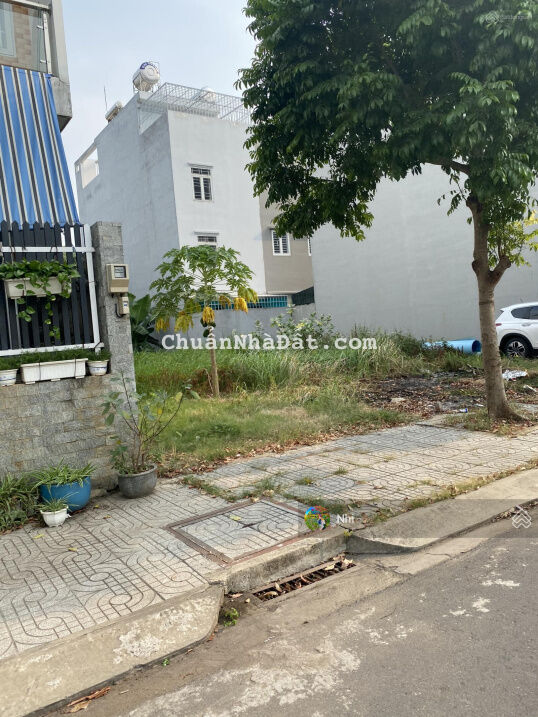 Đất thổ cư, sổ riêng, BÁN GẤP gần đường Nguyễn Hữu Trí, Bến Lức. Gần chợ Tân Bửu. DT 6x21 full thổ Đất thổ cư, sổ riêng, BÁN GẤP gần đường Nguyễn Hữu Trí, Bến Lức. Gần chợ Tân Bửu. DT 6x21 full thổ