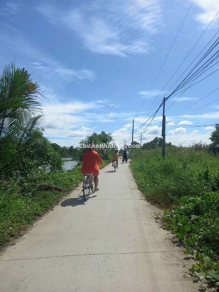 222m2 đất thổ, view kênh cực đẹp kdc thạnh đức, 700tr