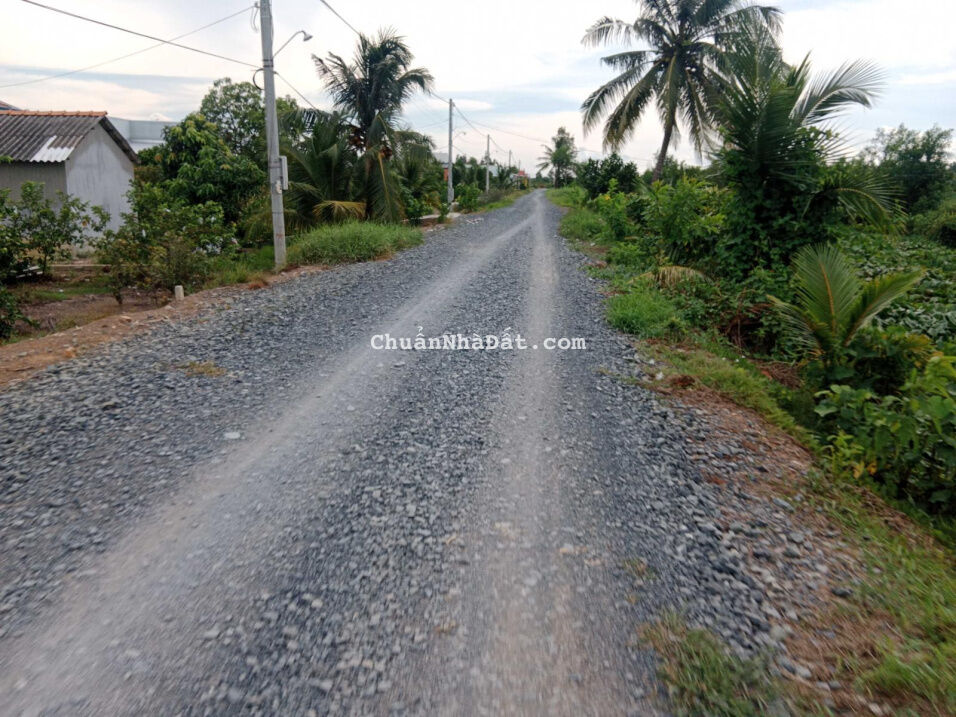 Đất đẹp đường rộng mặt tiền kênh khu dân cư hiện hữu giá đầu tư tốt làm nhà vườn đẹp khỏi chê